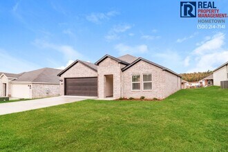 108 E Fredonia Ct in Mayflower, AR - Foto de edificio - Building Photo