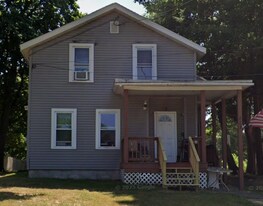 822 Oneida St, Unit 2 in Fulton, NY - Building Photo