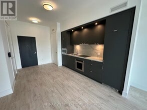 259 The Kingsway in Toronto, ON - Building Photo - Building Photo