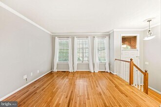 6192 Darleon Pl in Alexandria, VA - Foto de edificio - Building Photo