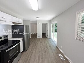 2463 Montezuma Cir in Ellenwood, GA - Building Photo - Building Photo