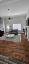 1340 Loren Circle in Clarksville, TN - Foto de edificio - Building Photo