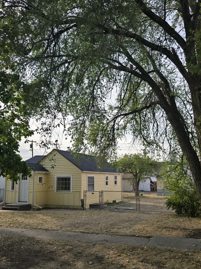 property at 815 Marshall St