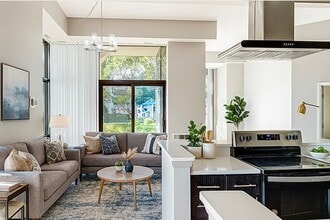 Riverfront Towers in Detroit, MI - Building Photo - Building Photo