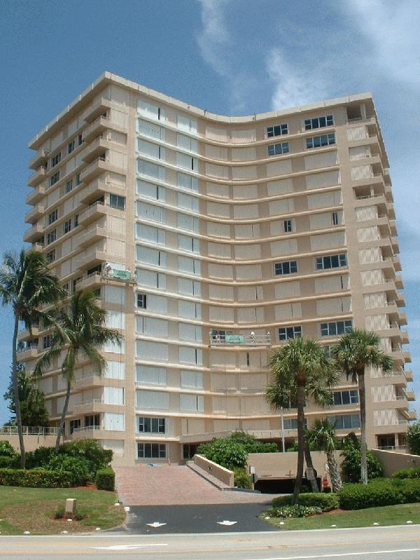 Sabal Shores in Boca Raton, FL - Foto de edificio - Building Photo