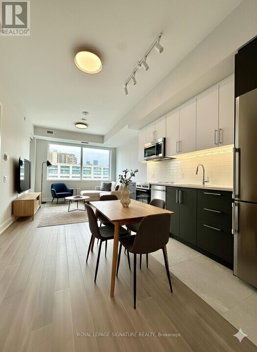 664 Spadina Ave. in Toronto, ON - Building Photo