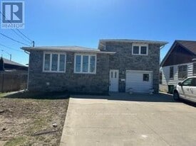 354 Barton St E in Hamilton, ON - Building Photo