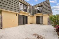 714 7th Way in West Palm Beach, FL - Foto de edificio - Building Photo