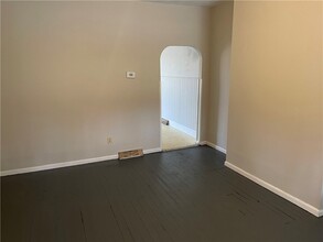 15 Darlington Ave in New Castle, PA - Building Photo - Building Photo