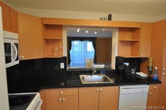 609 NE 14th Ave-Unit -702 in Hallandale Beach, FL - Building Photo - Building Photo