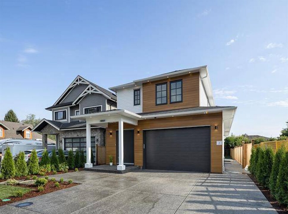 18968 119 Av in Pitt Meadows, BC - Building Photo