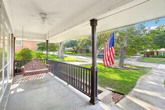 7030 Wakefield St in Dallas, TX - Building Photo - Building Photo
