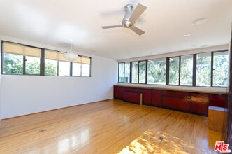 11007 Strathmore Dr in Los Angeles, CA - Building Photo - Building Photo