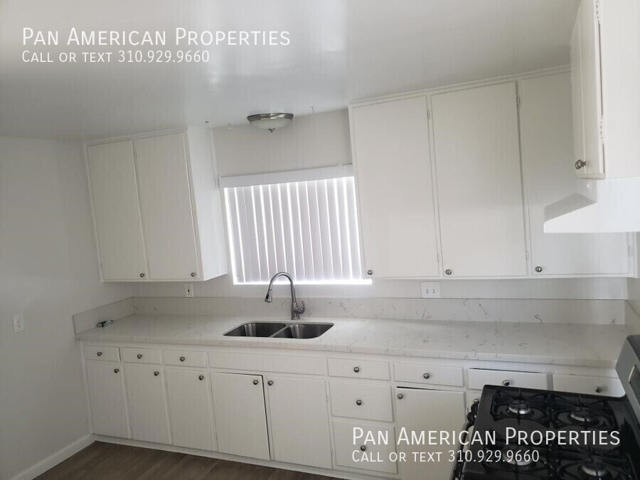 2233 250th St in Lomita, CA - Building Photo
