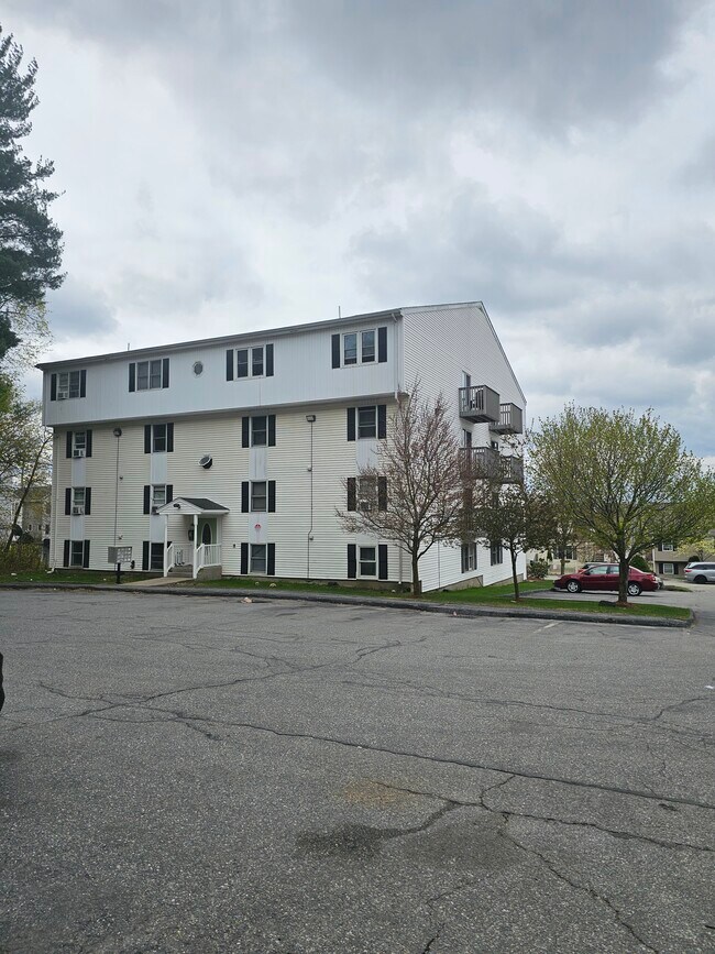 48 Gibbs St in Worcester, MA - Building Photo - Building Photo