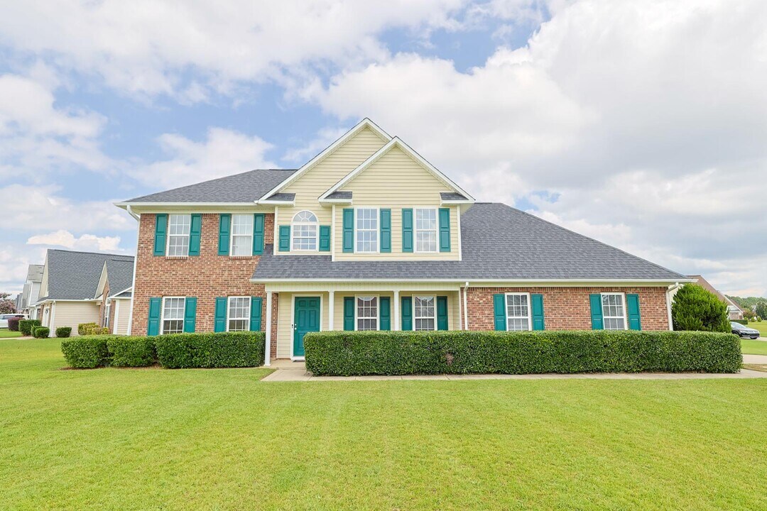 1945 Caviness St in Fayetteville, NC - Building Photo