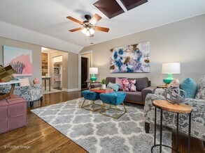 1748 W Granville Ave-Unit -G in Chicago, IL - Building Photo - Building Photo