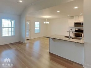 5904 SW Teppee Ave in Bentonville, AR - Foto de edificio - Building Photo