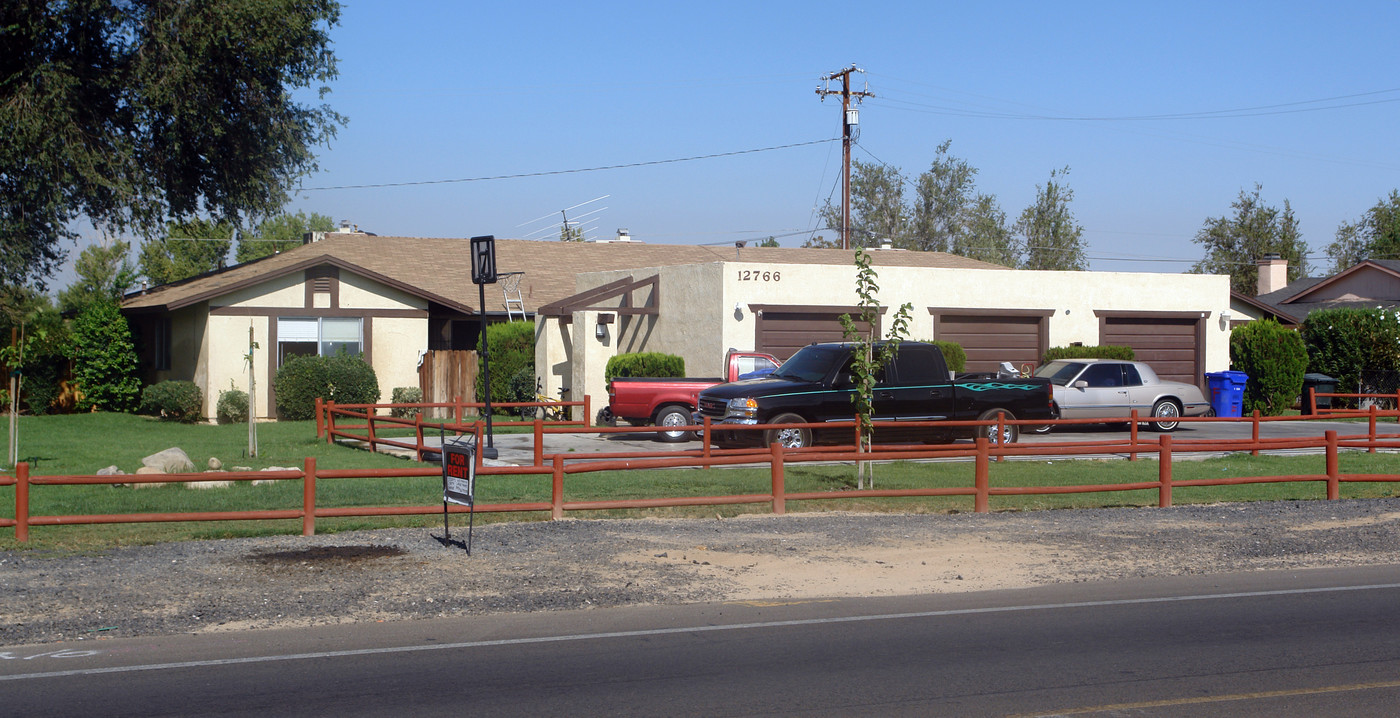 12766 Kiowa Rd in Apple Valley, CA - Building Photo