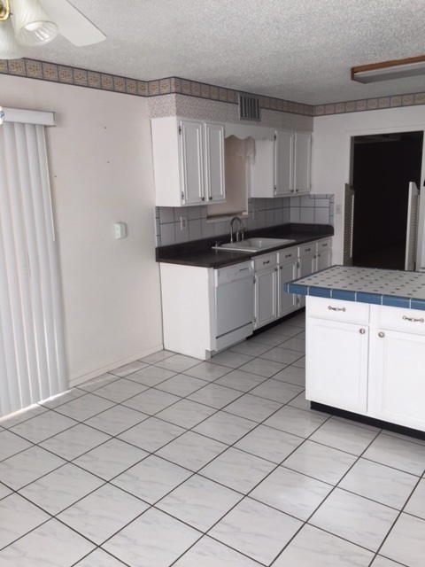 1513 Desert Willow Dr in Carlsbad, NM - Building Photo - Building Photo