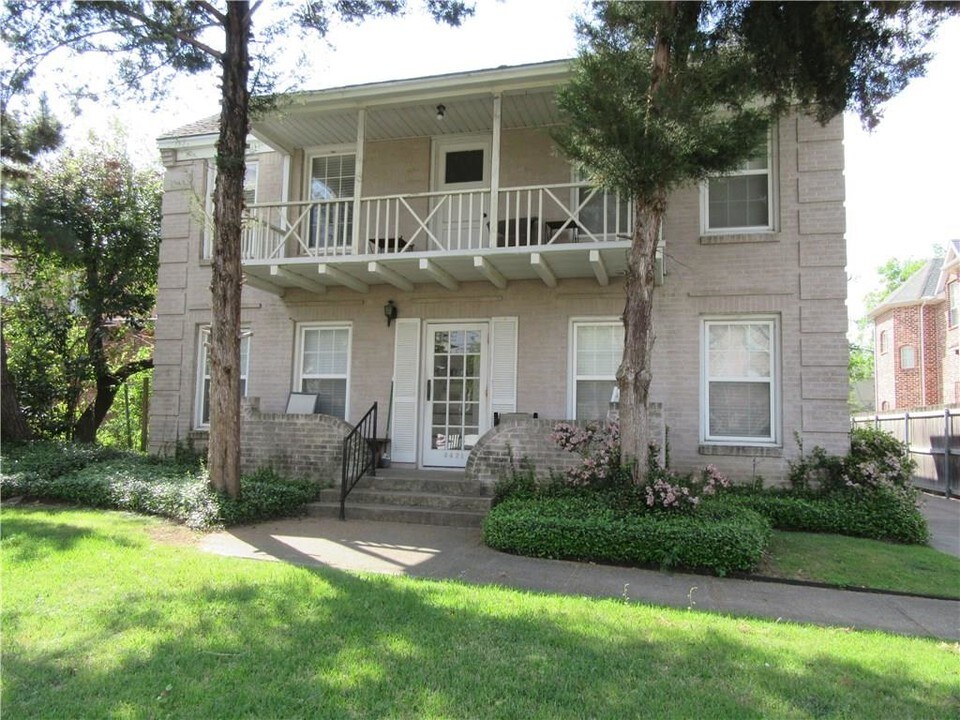 3421 Westminster Ave-Unit -3 in Dallas, TX - Foto de edificio
