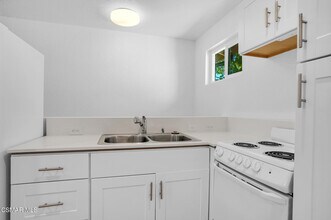 1160 Alamos Dr in Thousand Oaks, CA - Building Photo - Building Photo
