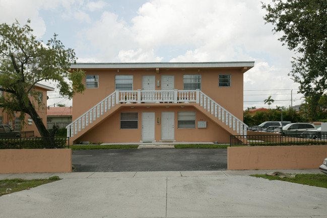 508 NW 57th Ave in Miami, FL - Building Photo - Building Photo