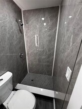 3033 NW 32nd St in Miami, FL - Building Photo - Building Photo