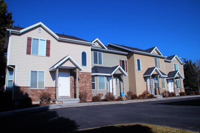734 N 1060 W in Orem, UT - Foto de edificio