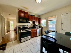 30 Linden St in Boston, MA - Building Photo