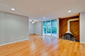 505 Cypress Point Dr in Mountain View, CA - Building Photo - Building Photo