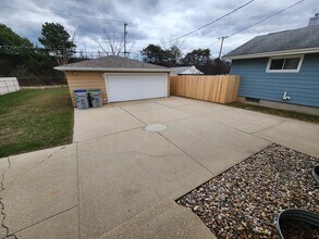 6516 S 17th St in Milwaukee, WI - Building Photo - Building Photo