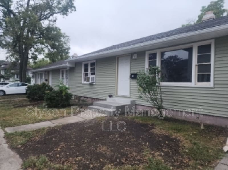203 S Elm Ave in Kankakee, IL - Building Photo