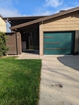 956 N 124th St in Wauwatosa, WI - Building Photo