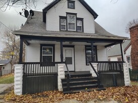 2139 10th St in Rockford, IL - Building Photo