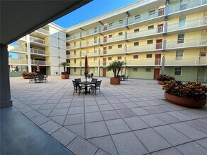690 Osceola Ave in Winter Park, FL - Foto de edificio - Building Photo