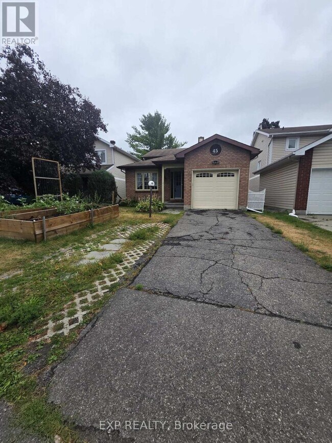 45 Tartan Dr in Ottawa, ON - Building Photo - Building Photo