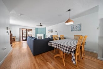 21 Vlg W Dr in Bristol, NH - Building Photo - Building Photo