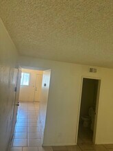 38210 5th St E in Palmdale, CA - Building Photo - Building Photo