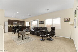 10742 Leatherstocking Ave in Las Vegas, NV - Building Photo - Building Photo