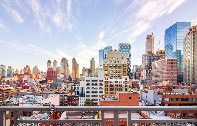 350 W 51st St-Unit -12F in New York, NY - Building Photo - Building Photo