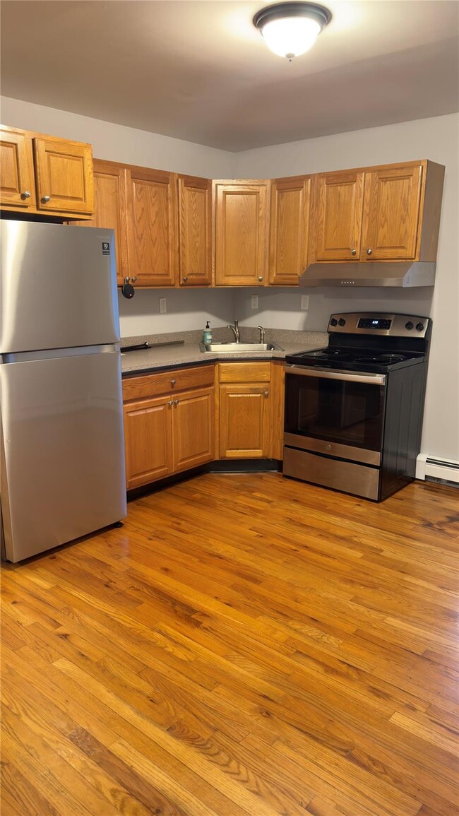 87 Palm St in Lindenhurst, NY - Building Photo - Building Photo
