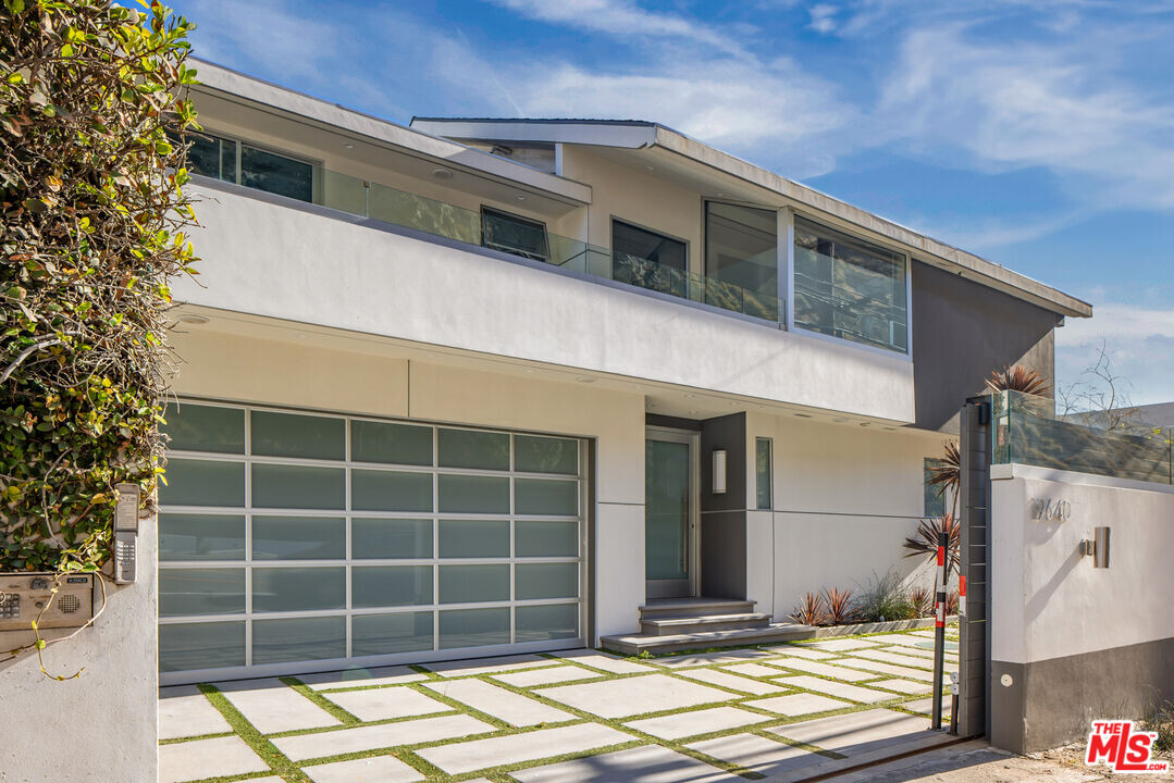 19640 Pacific Coast Hwy in Malibu, CA - Building Photo