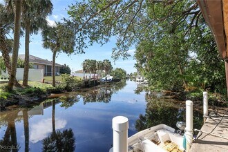 13529 Island Rd in Ft. Myers, FL - Foto de edificio - Building Photo