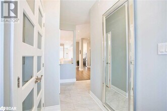 158 Breton Ave in Mississauga, ON - Building Photo - Building Photo