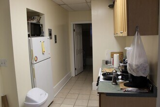 903 Beacon St, Unit 32 in Boston, MA - Building Photo - Building Photo