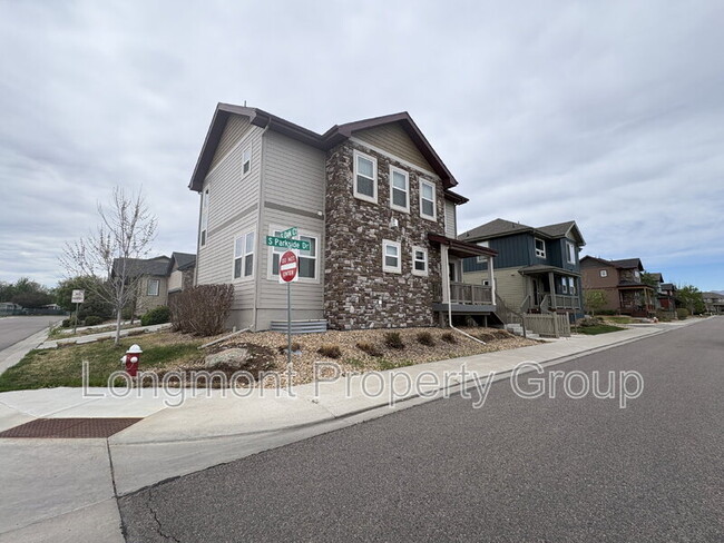 1303 S Oak Ct. in Longmont, CO - Building Photo - Building Photo