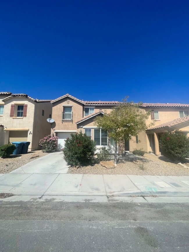 5846 W Agate Ave in Las Vegas, NV - Building Photo - Building Photo