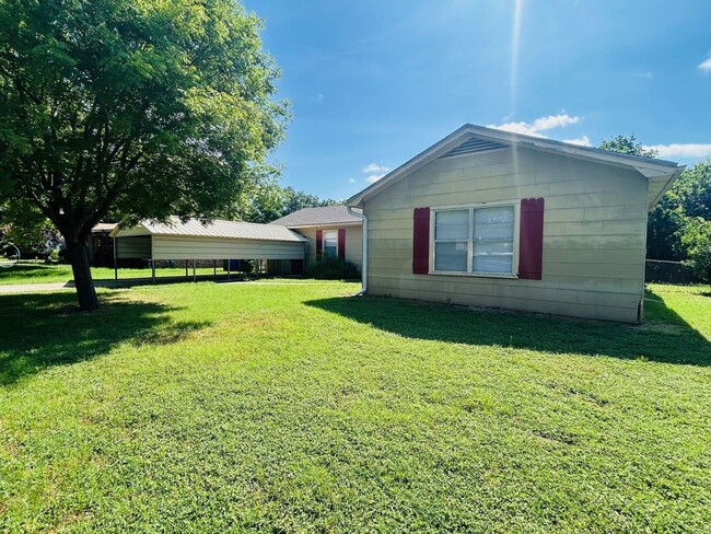 2019 Curtis Dr in Waco, TX - Building Photo - Building Photo