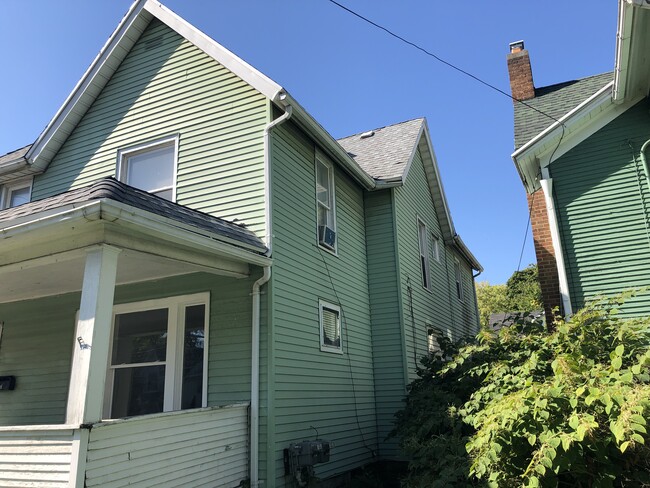 property at 230 S Pennsylvania Ave